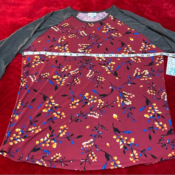 LuLaRoe Tops - CLOSET CLEAR OUT ON ALL LULAROE MAKE AN OFFER BUNDLE NWT 2X 3/4 Soft Floral Cute